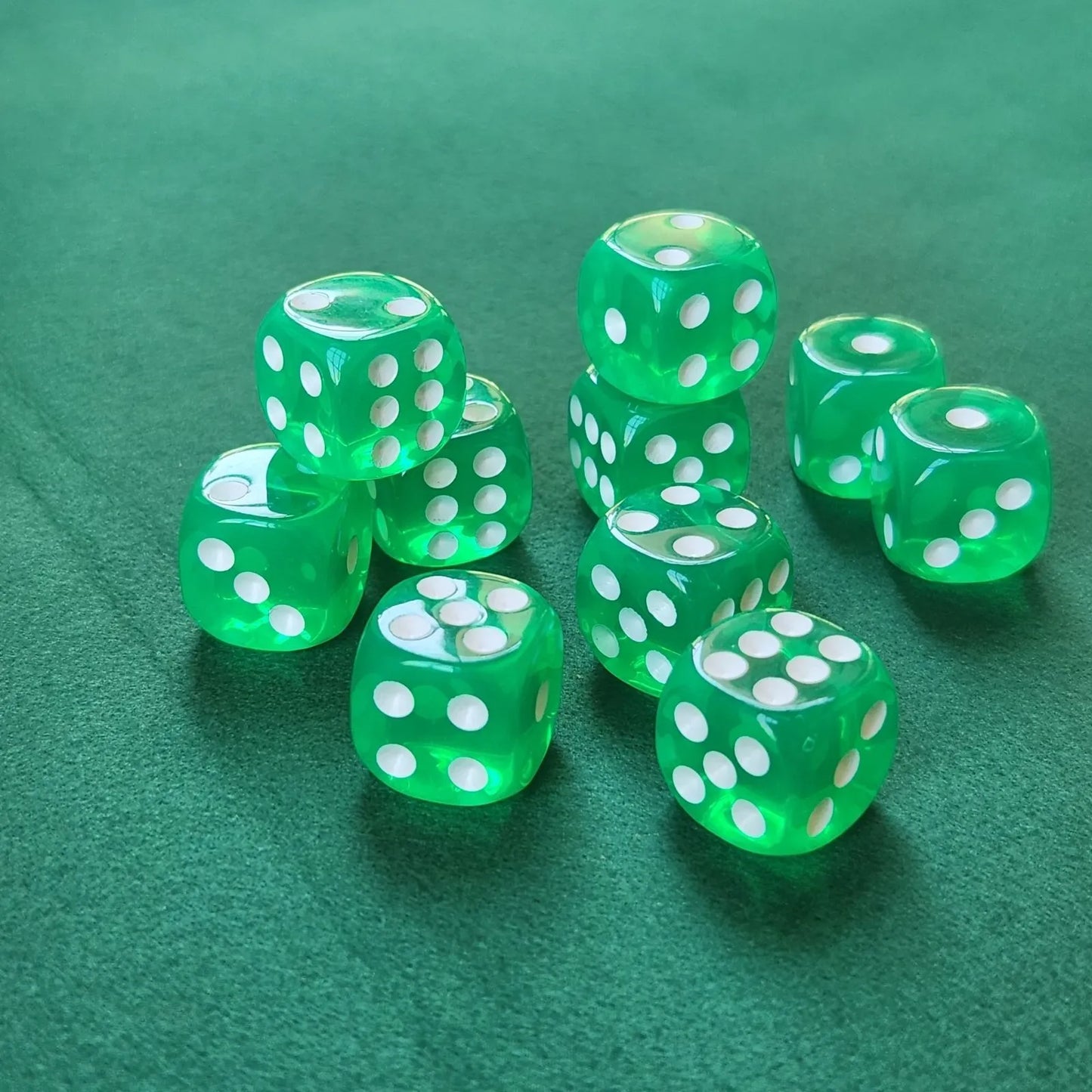 Mah Jongg Green Bundle - Chelsea Green Tiles (36MM), Green Racks & Mat & Bag + FREE Dice