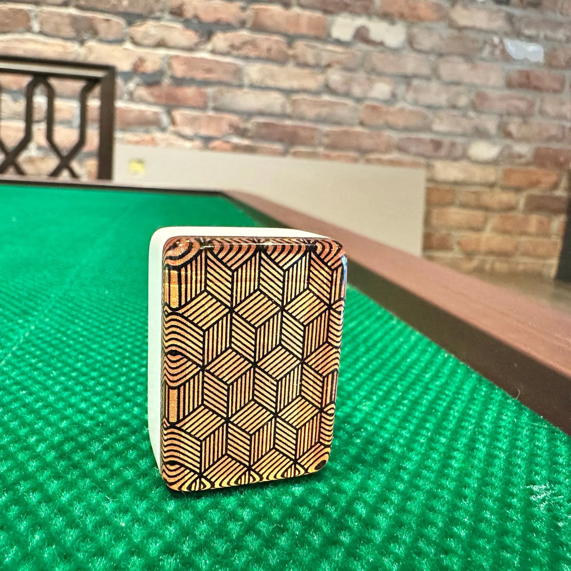 Metropolitan copper mah jongg tile with geometric patterned back and cream side profile 36MM