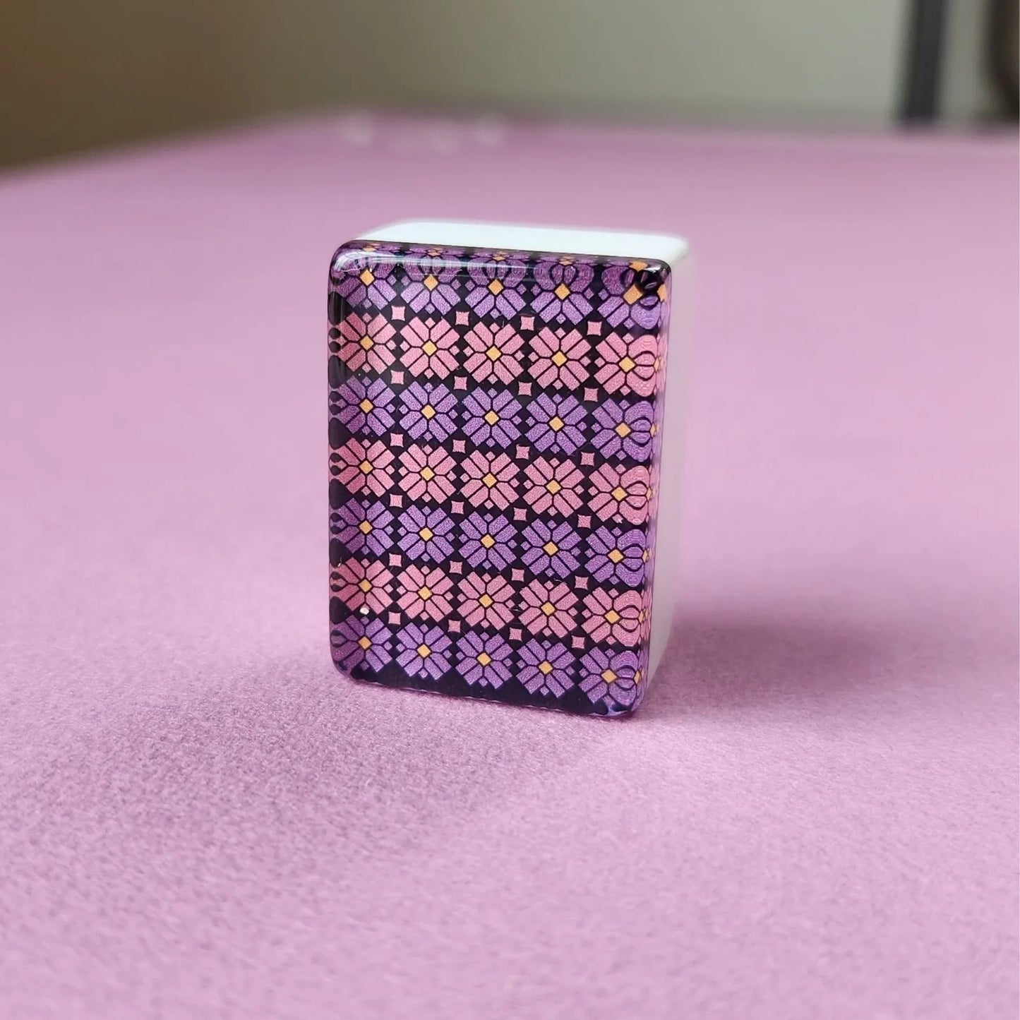 Mah Jongg Violet Bundle - Violet Mosaic Tiles (36MM), Purple Translucent Racks, & Pink Mat + FREE Dice